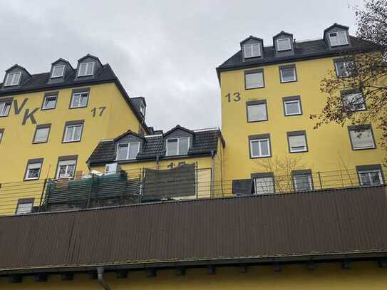 Geschmackvolle 2-Raum-Dachgeschosswohnung mit Balkon in Eppstein