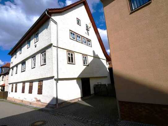 Wohnhaus in Fachwerkbauweise (Einzeldenkmal) auf über 3.000 m² Grundstück