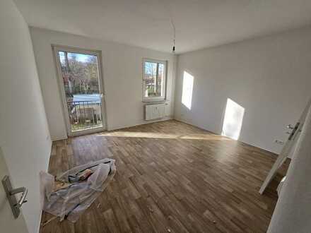 Ab 18.03: Frisch renoviert: 2-Zimmer plus Wohnküche in Reisholz