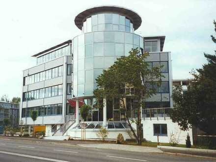 Repräsentatives Büro in moderner Architektur