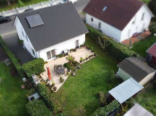 Einziehen und Wohlfühlen! Modernes Einfamilienhaus mit traumhaftem Garten in Reichelsheim