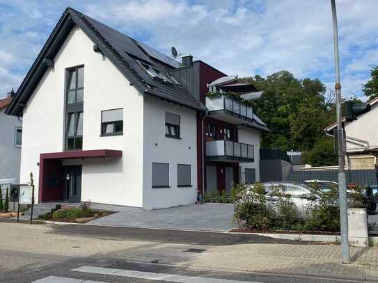 Attraktive 2 -Zimmer-Wohnung mit eigenem Eingang in Karlsruhe - Hohenwettersbach