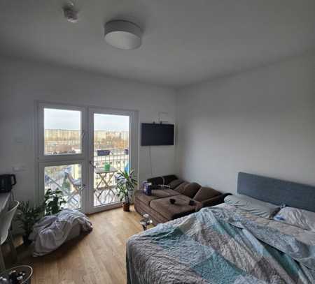 Erstbezug mit Einbauküche und Balkon: attraktive 1-Zimmer-Wohnung in Marzahner Chaussee, Berlin