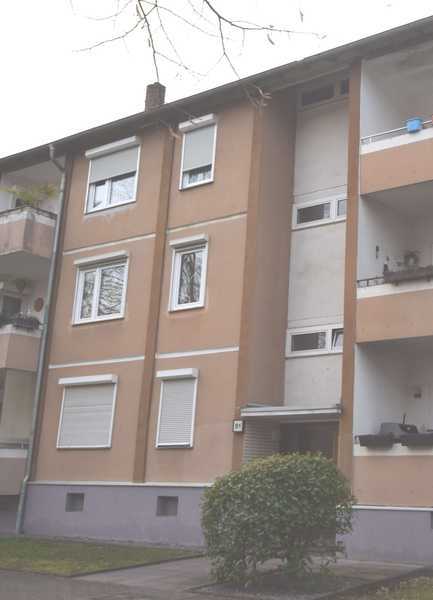 freie, sanierte 3-Zimmer-Wohnung mit Balkon