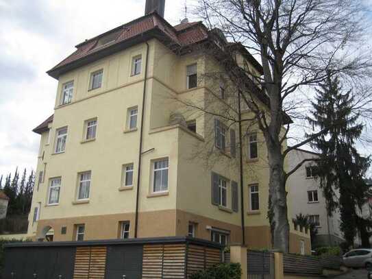 Altbau vom Feinsten, Parkett, Balkon, Aufzug und EBK