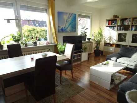 Helle Wohnung mit Balkon und Garage