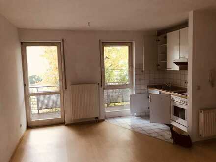 Helle gemütliche 2-Zimmer-EG-Wohnung mit Balkon, Terrasse und Garage in Stuttgart-Vaihingen