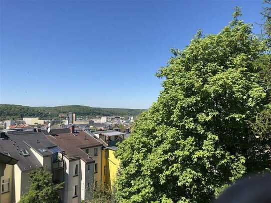 Schicke 3-Raum-DG-Wohnung mit EBK & Balkon in Citylage