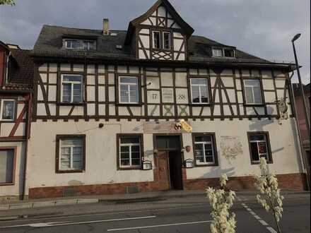 Mehrfamilienhaus / Kapitalanlage / 6 Parteien - Gewerbe u Wohnungen