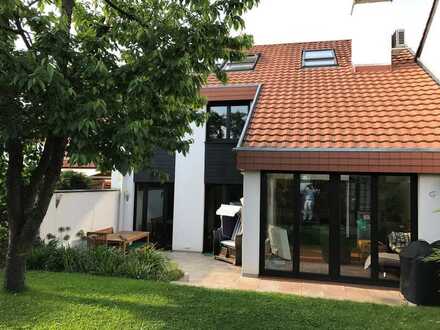 Sonnendurchflutetes, familienfreundliches Architektenhaus in ruhiger Lage