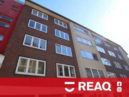 Für Studenten: Ausgebautes 1-Zimmer Dachgeschoss-Apartment mit Domblick & Cabrio-Balkonfenster!