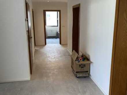 Neu modernisierte 4-Zimmer-Wohnung in Mainburg (Umgebung) mit Terrasse und großem Garten