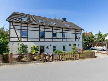 Mehrfamilienhaus - Mietrendite: 6 % - 1.400 Euro/qm - Sanierung 2022 - Kamin - Carport
