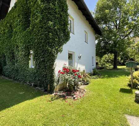 Ruhe-Oase für die Familie –Einfamilienhaus mit Wintergarten, Nebengebäude und großzügigem Garten!