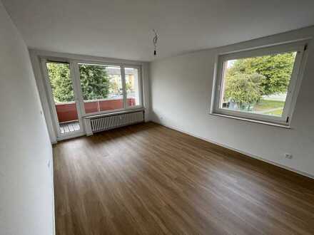 Großzügige, sanierte 3 Zimmer Wohnung mit Balkon zu vermieten