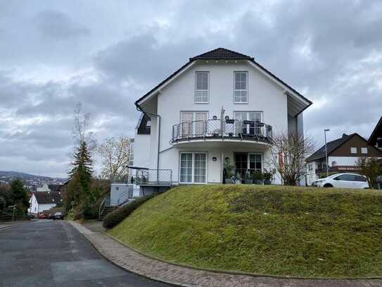 modernes und geschmackvolles Apartment mit schönem Balkon und im Grünen