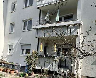 Solides und gepflegtes 4-Familienhaus in Fellbach am Fuße des Kappelbergs - Eine Wohnung frei !