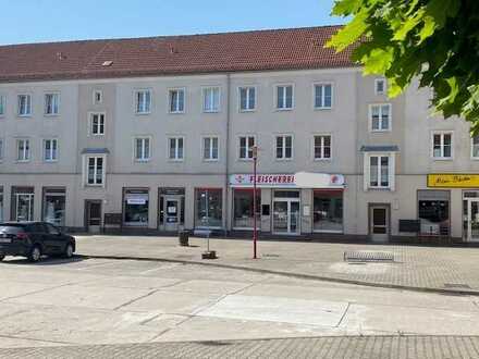 Fleischerei mít Imbiss am Marktplatz Schwarze Pumpe zu vermieten