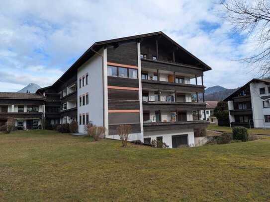 3,5 Zimmer Dachgeschoßwohnung mit Bergblick und gehobener Ausstattung