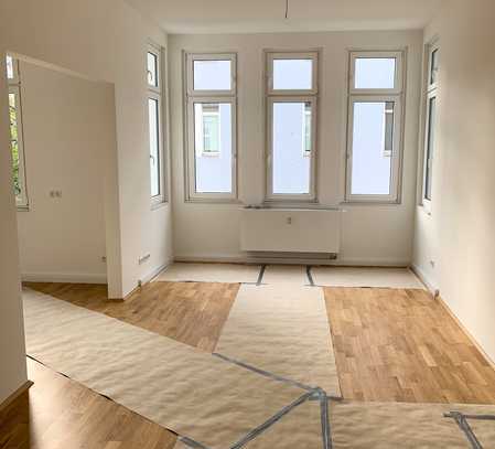 Kernsanierte Altbau-Traumwohnung mit großem Balkon - zentral in Deutz & nah am Rhein