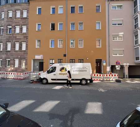 **Mehrfamilienhaus in ruhiger Seitenstraße und doch mitten im Leben**