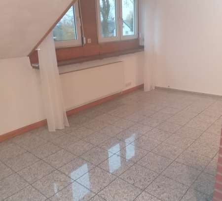 800 € - 75 m² - 3.0 Zi.Helle 3 Zimmerwohnung mit Terrasse im 1 OG eines Zweifamilienhauses in 52076