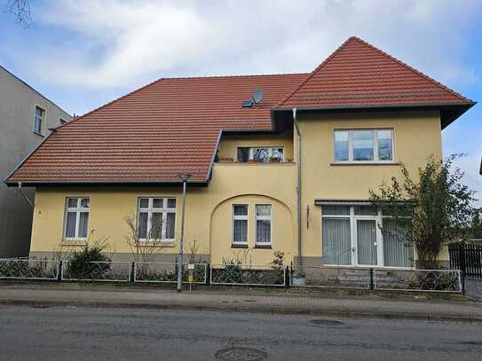 +Großzügiges Stadthaus von 1908 mit vielen Optionen und schönem Garten in zentraler Lage in Grabow+