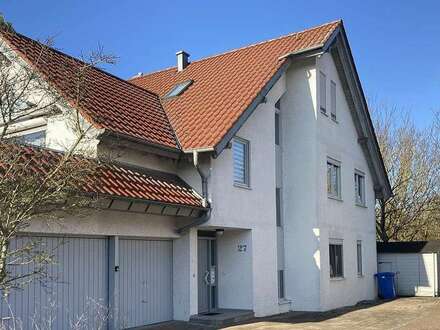 Perfekte Traumwohnung: Lichtdurchflutet, geräumig, mit Dachterrasse, Balkon, Garage u. Stellplatz.