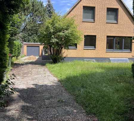 Erstbezug nach Sanierung: Einfamilienhaus mit Terrasse, Garten und großem Keller