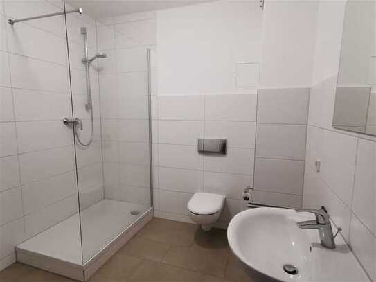 2-Zimmer-Wohnung mit Einbauküche und modernem Badezimmer!
