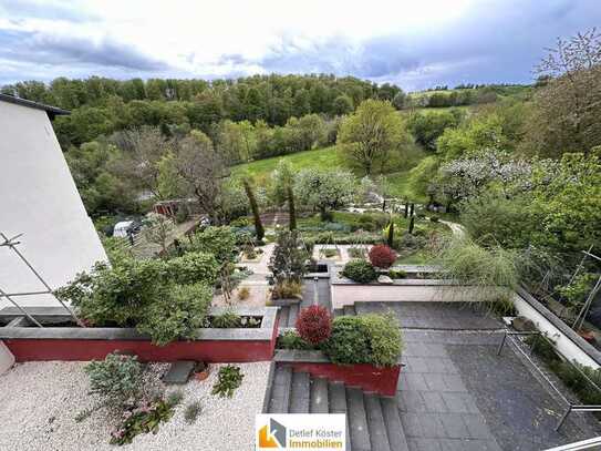 Haus mit Fernblick und Traumgarten im Lahntal!