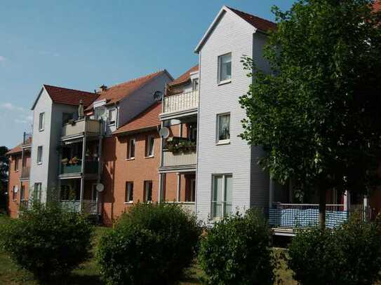 Schöne helle DG - Wohnung in 6 Familienhaus * Parkett * Balkon