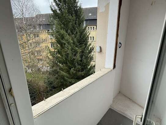 Renovierte 2 Zimmerwohnung mit Balkon!