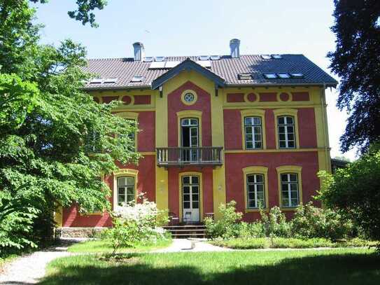 Repräsentative Büroetage im 1. OG mit hellen hohen Räumen in ruhiger zentraler Lage