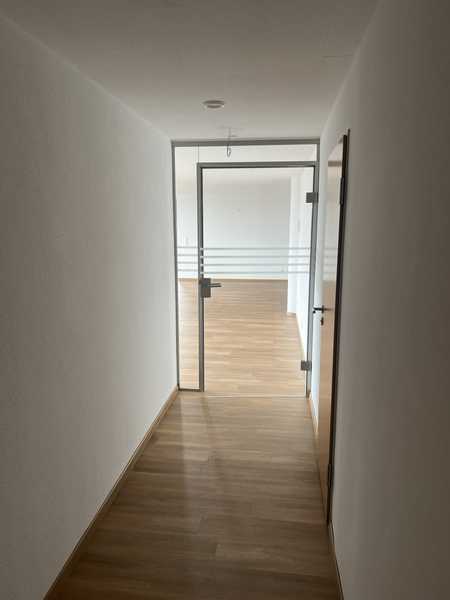                                                               Stilvoll Sanierte 4-Zimmer-Wohnung in Altdorf                                                       in Altdorf (Landshut)