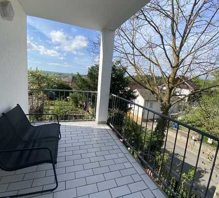 Geschmackvolle 2-Raum-Hochparterre-Wohnung mit Balkon in Spiesheim