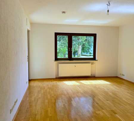 Stilvolle, renovierte 3-Zimmer-Wohnung mit Balkon und Einbauküche