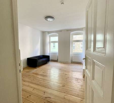 Wunderschöne 2 Zimmer Altbau Wohnung in Bestlage zwischen Mitte und Charlottenburg! Bitte lesen