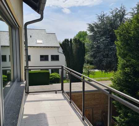 Flörsheim-Weilbach - komplett sanierte 4-Zimmer-Maisonette-Wohnung mit Balkon und Gäste-WC!!