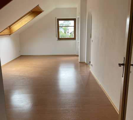 Drei-Zimmer- Dachgeschosswohnung, Eigenbezug mögl., Buchloe