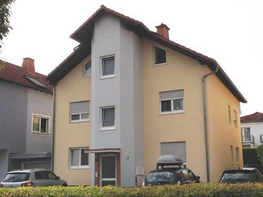 Freundliche 4-Zimmer-Erdgeschosswohnung mit Terrasse in Rodgau