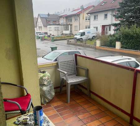 gepflegte 3-Zimmer-Wohnung mit Balkon und EBK in Hohenlohekreis