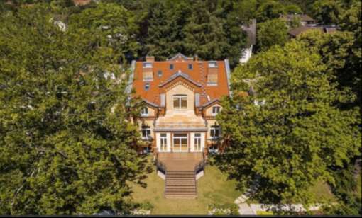 Botschaftsresidenz! Embassy Residence with the direct access to the lake& moorings in Wannsee