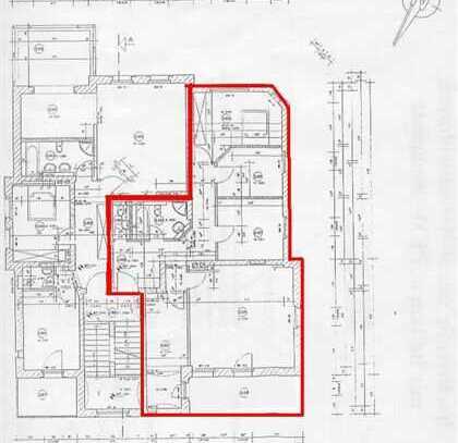 Attraktive und vollst. renovierte 4-Zimmer-Hochparterre-Wohnung mit geh. Innenausstattung