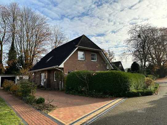 Selten in Bremen Oberneuland! Stilvolles Einfamilienhaus mit Garten in ruhiger Privatlage