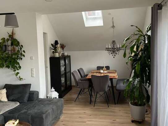 Geschmackvolle 4-Zimmer-Maisonette-Wohnung in ruhiger Innenhoflage