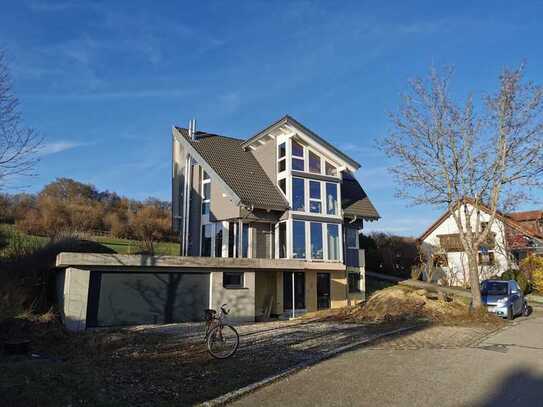 Familienfreundliches, helles Architektenhaus mit 4 Etagen und großer Terrasse