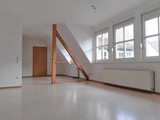 Lichtdurchflutete 2 Zimmer Wohnung in Offenbach