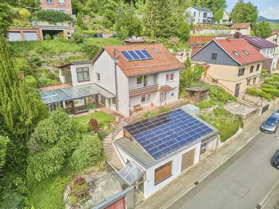 Sonniges Zuhause in Hanglage - gepflegtes Einfamilienhaus mit nachhaltiger Energieversorgung!