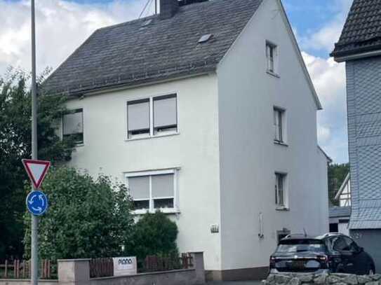 2-Familienhaus in zentraler Lage von Netphen